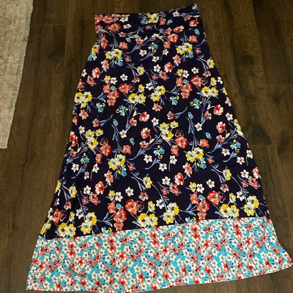Maxi skirt L/XL